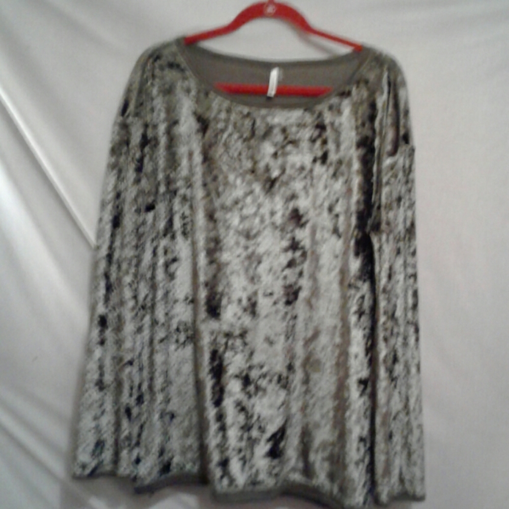 Velvet top.  Never worn